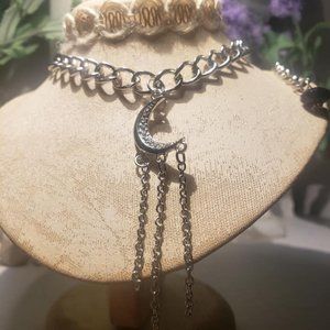 Moon Choker